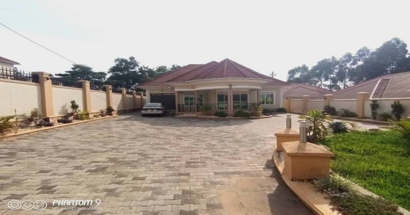 Kulambiro ring road, Kampala, Kampala Kulambiro, ,House,For Sale,Kulambiro ring road ,1077